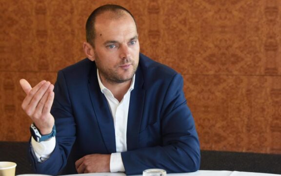 ‘I’ve done nothing at this football club to deserve abuse’ – Webber on personal toll