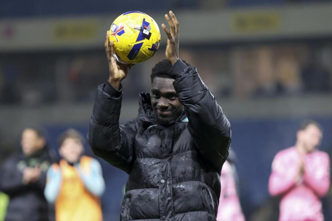 Mohamed Toure completes City transfer move